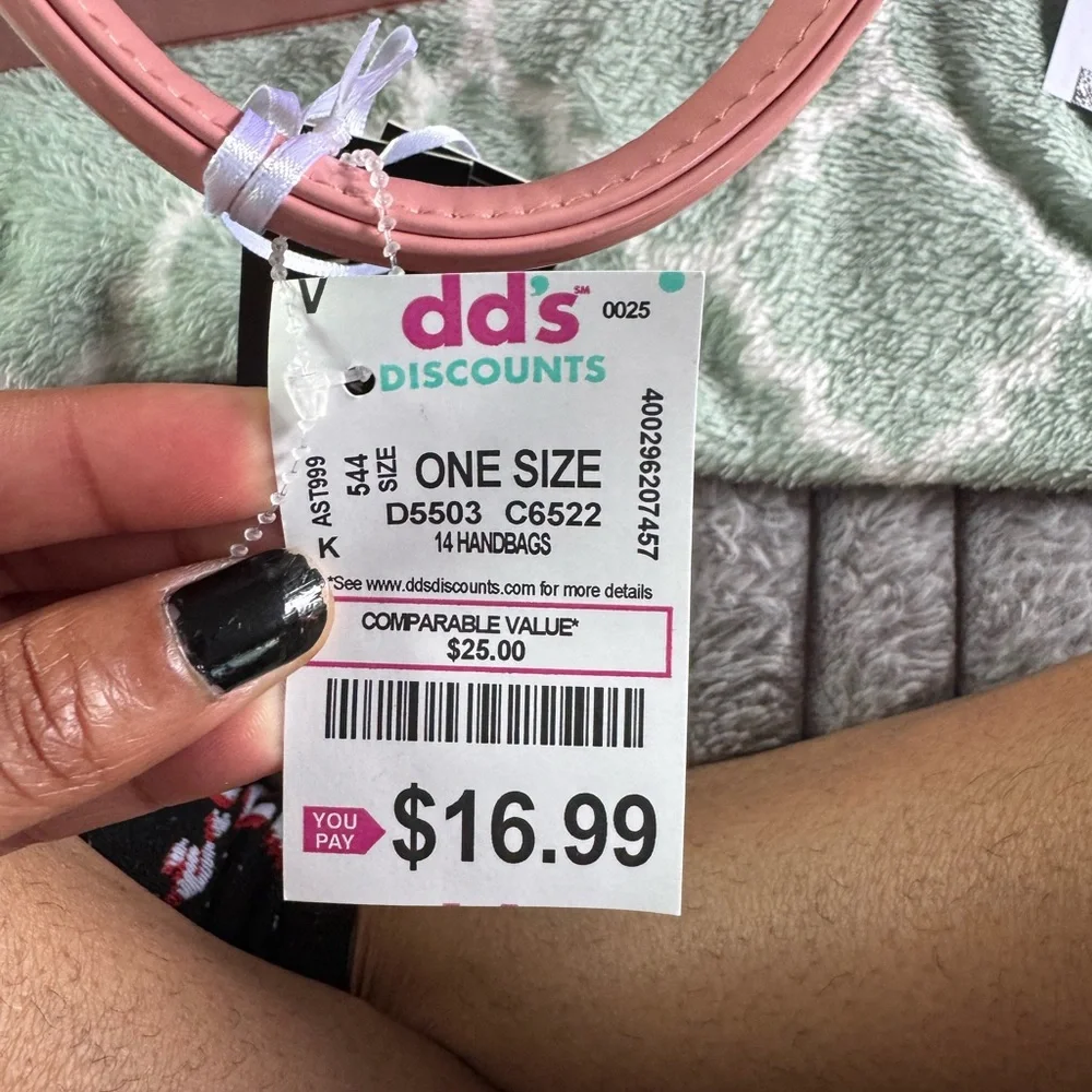 Pink Patent Leather Handbag - Picture 5 of 9